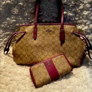 Authentic Coach bag with matching wallet new with tags